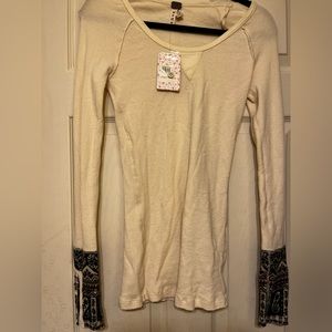 New! Cream Free People Long Sleeved Shirt Pattern on Sleeves Size Medium